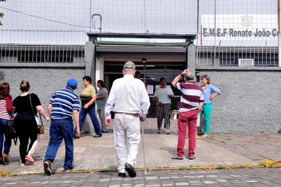 CAXIAS DO SUL, RS, BRASIL, 30/10/2022. Cobertura do segundo turno das eleições brasileiras em Caxias Do Sul. Escola Municipal Renato João Cesa. (Neimar De Cesero/Agência RBS)<!-- NICAID(15250055) -->