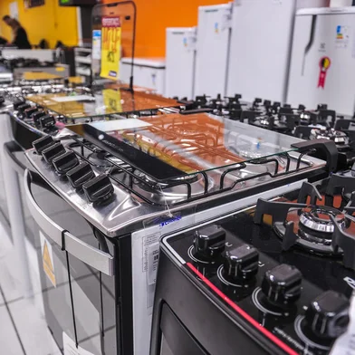 CAXIAS DO SUL, RS, BRASIL, 19/07/2023. Indústria apresentará ao governo federal plano para facilitar a troca de eletrodomésticos velhos por novos. (Neimar De Cesero/Agência RBS)Indexador: NEIMAR DE CESERO<!-- NICAID(15486970) -->