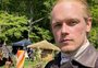 Sam Heughan, de "Outlander", brinca que irá roubar Taylor Swift do namorado e fãs se divertem