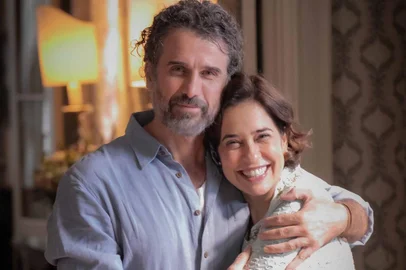 HELOÍSA ( Paloma Duarte ) E LEÔNIDAS ( Eriberto Leão), além da ilusão<!-- NICAID(15112048) -->