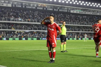 SANTOS, SP, BRASIL, 23-07-2025: Santos vs Internacional, pelo Brasileirão Série A 2025, na Vila Belmiro. Foto: Ricardo Duarte/SC Internacional/Divulgação<!-- NICAID(16086899) -->