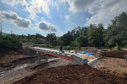 Construção de ponte, liderada por empresa de Caxias, será entregue na segunda-feira em Santa Tereza.<!-- NICAID(15995570) -->