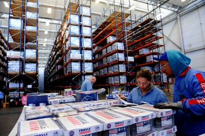 CAXIAS DOS UL, RS, BRASIL  (07/08/2017). Paulo Gomes, diretor comercial das Fras-Le relata o processo de exportação da fábrica caxiense de lonas e pastilhas de freios. (Roni Rigon/Pioneiro).<!-- NICAID(13077190) -->
