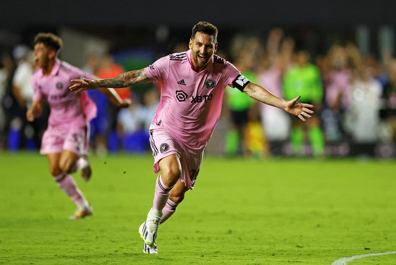 FORT LAUDERDALE, FLORIDA - JULY 21: Lionel Messi #10 of Inter Miami CF celebrates after kicking the game winning goal during the second half of the Leagues Cup 2023 match between Cruz Azul and Inter Miami CF at DRV PNK Stadium on July 21, 2023 in Fort Lauderdale, Florida.   Stacy Revere/Getty Images/AFP (Photo by Stacy Revere / GETTY IMAGES NORTH AMERICA / Getty Images via AFP)<!-- NICAID(15489555) -->