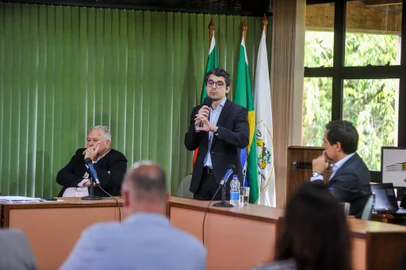 CAXIAS DO SUL, RS, BRASIL, 08/11/2023. Prefeitura de Caxias apresenta fase do projeto da PPP de educação à Câmara. (Neimar De Cesero/Agência RBS)Indexador: NEIMAR DE CESERO<!-- NICAID(15591400) -->