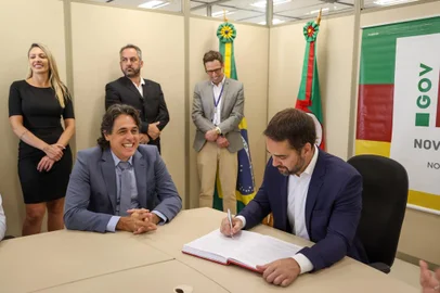 Danrlei assume secretaria de esportes <!-- NICAID(15365018) -->