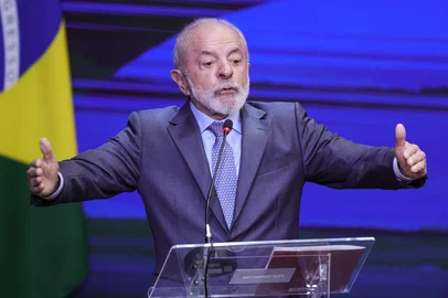 BrasÃ­lia, (DF), 15/12/2025 â Presidente Luiz InÃ¡cio Lula da Silva participa da inauguraÃ§Ã£o da nova sede da ApexBrasil e ato alusivo Ã  abertura de 500 novos mercados para a exportaÃ§Ã£o de produtos agropecuÃ¡rios.Foto: Fabio Rodrigues-Pozzebom/ AgÃªncia Brasil<!-- NICAID(16187741) -->