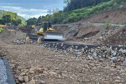 Ederson de Oliveira / Divulgação Obras da prefeitura causam bloqueios de trânsito em ao menos três pontos de Caxias nesta quarta<!-- NICAID(16165512) -->