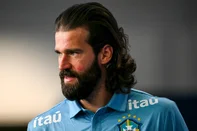 Brazil's goalkeeper Alisson arrives for a press conference during the 2026 World Cup football tournament at The Ridge hotel in Basking Ridge, New Jersey on June 11, 2026. (Photo by MAURO PIMENTEL / AFP)Editoria: SPOLocal: Basking RidgeIndexador: MAURO PIMENTELSecao: soccerFonte: AFPFotógrafo: STF<!-- NICAID(16304666) -->