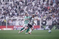 Corinthians x Juventude, 38ª rodada do Brasileirão 2025 na Arena Itaquera. Na foto: zagueiro Bernardo.<!-- NICAID(16182001) -->