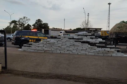 PRF / Divulgação PRF apreende mais de 2,5 toneladas de maconha em Lajeado<!-- NICAID(16343970) -->