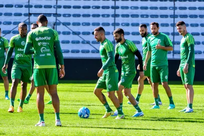CAXIAS DO SUL, RS, BRASIL, 22/05/2023. Treino do Juventude no Alfredo Jaconi. (Neimar De Cesero/Agência RBS)Indexador: NEIMAR DE CESERO<!-- NICAID(15435755) -->