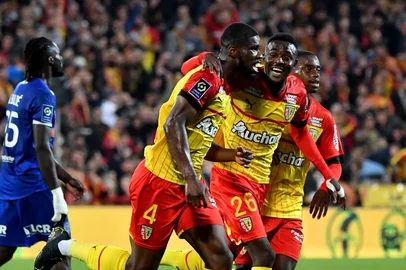 Kevin Danso, Lens