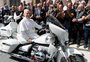 Papa motoqueiro? Leão XIV autografa BMW que será leiloada para caridade