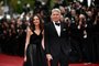 US actor Harrison Ford (R) arrives with US actress Calista Flockhart for the screening of the film "Indiana Jones and the Dial of Destiny" during the 76th edition of the Cannes Film Festival in Cannes, southern France, on May 18, 2023. (Photo by LOIC VENANCE / AFP)Editoria: ACELocal: CannesIndexador: LOIC VENANCESecao: cinemaFonte: AFPFotógrafo: STF<!-- NICAID(15432966) -->