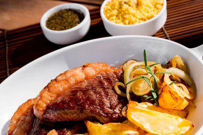 PORTO ALEGRE, RS, BRASIL, 21/07/2016  :  Receitas fartas para que os filhos façam para seus pais no Dia dos Pais. (Omar Freitas/Agência RBS)Indexador: Omar Freitas<!-- NICAID(12341289) -->