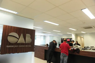 CAXIAS DO SUL, RS, BRASIL (23/10/2017). Forum da Comarca de Caxias do Sul. O diretor Silvio Viezzer mostra para reportagem conclusão das reformas no antigo  prédio. O local está com sala nova para atender OAB e o espaço do tribunal de júri concluído.   (Roni Rigon/Pioneiro).<!-- NICAID(13225518) -->