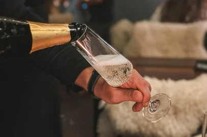 Brut and Rosé, espumante, destemperados<!-- NICAID(16172107) -->