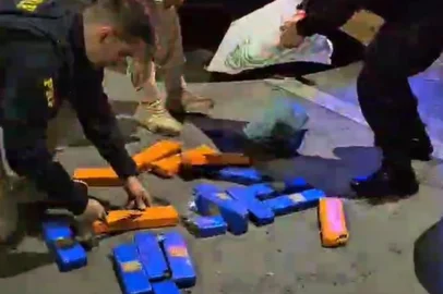 Casal é preso por transportar 14 quilos de maconha na BR-470, em Carlos Barbosa<!-- NICAID(15894108) -->