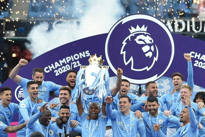Capitão do Manchester City, Fernandinho renova contrato por mais uma temporada | GZH
