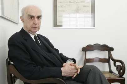 SP - CLÁUDIO LEMBO/MORTE/ARQUIVO - POLÍTICA - Foto de arquivo de 27/06/2008 do ex-governador do Estado de São Paulo, Claudio   Lembo (PSD), na capital paulista. Lembo morreu aos 90 anos na manhã desta quarta-  feira, 19, em São Paulo. A causa da morte não foi divulgada pela família. O   velório será realizado na Assembleia Legislativa de São Paulo, no Hall Monumental.   O sepultamento ocorrerá no Cemitério do Araçá a partir das 16h00.   27/06/2008 - Foto: NILTON FUKUDA/ESTADÃO CONTEÚDO<!-- NICAID(15998514) -->