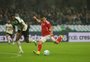 Com gol nos acréscimos, Inter busca empate com o Coritiba