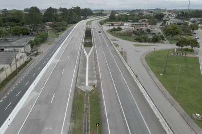 Duplicação da BR-116, entre Guaíba e Pelotas<!-- NICAID(15624300) -->