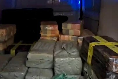 Quatro homens foram presos transportando 1,5 tonelada de maconha na BR-386, em Montenegro.