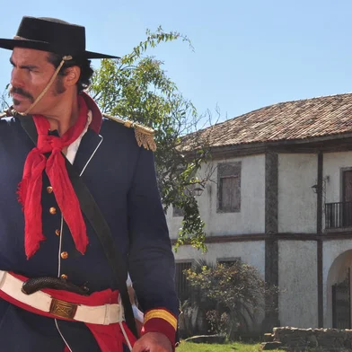 A atriz gaúcha Fernanda Carvalho Leite contracenou com Thiago Lacerda nas gravações de cenas do filme O Tempo e o Vento na cidade cenográfica de Santa Fé em Bagé.<!-- NICAID(8179500) -->