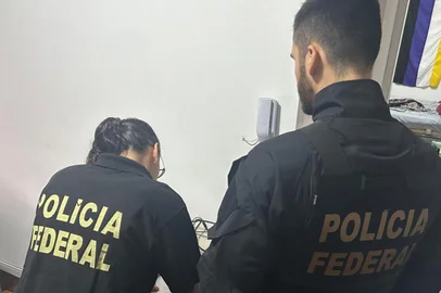 A Polícia Federal (PF) prendeu, nesta quarta-feira (12), cinco pessoas no Rio Grande do Sul em uma operação que combate o abuso sexual de crianças e adolescentes no Brasil.<!-- NICAID(15993728) -->