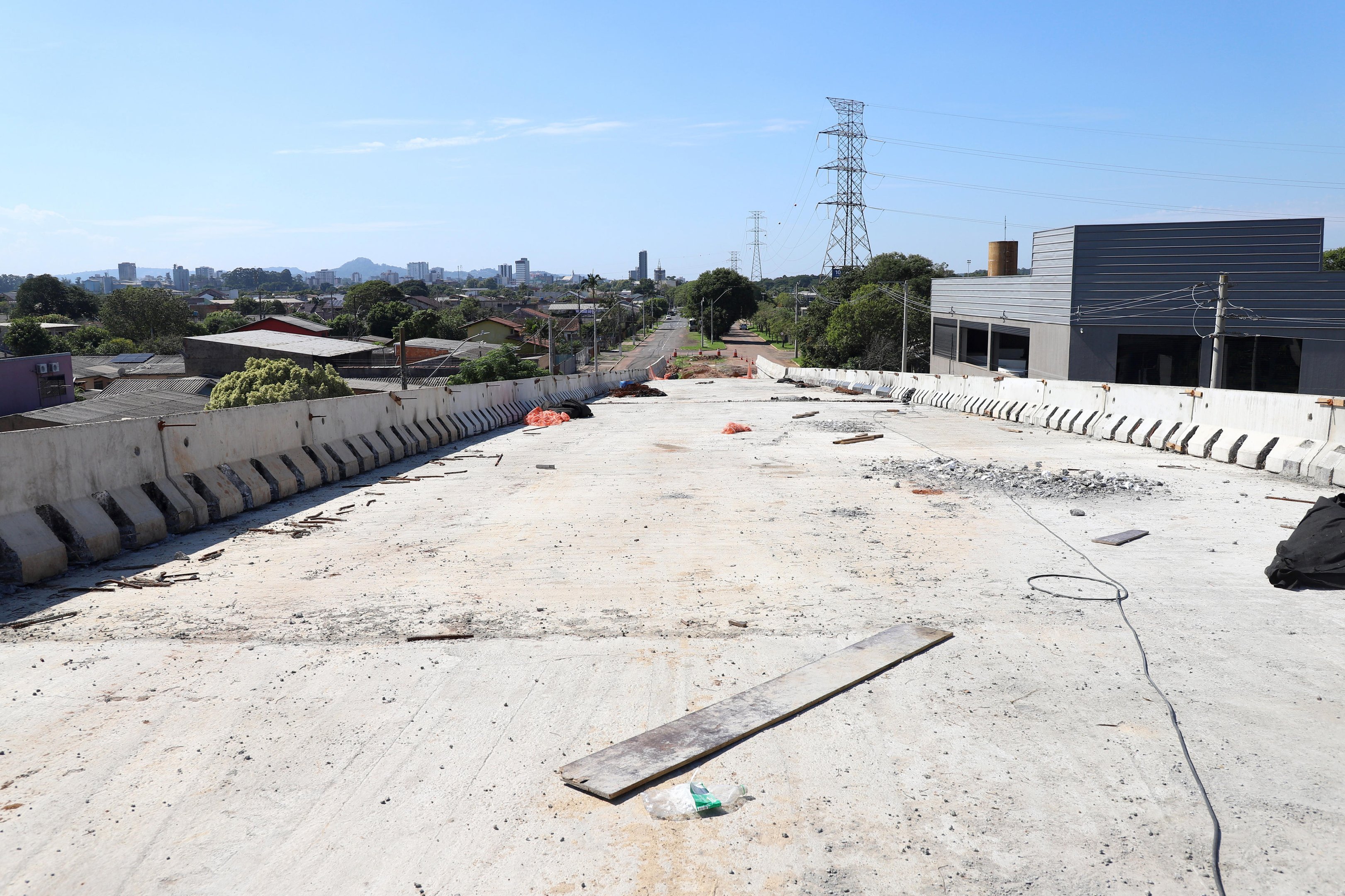 Viaduto que estava abandonado na Regi&atilde;o Metropolitana ser&aacute; inaugurado em julho