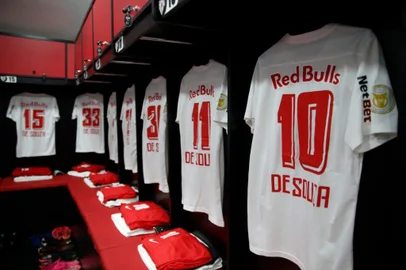 Bragantino, Adriano de Souza
