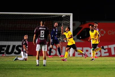 Porthus Junior / Agencia RBS CAXIAS DO SUL, RS, BRASIL, 06/02/2026. Caxias x Ypiranga, jogo válido pelas quartas de final do Campeonato Gaúcho 2026 (Gauchão 2026), e realizado no estádio Francisco Stédile (estádio Centenário). (Porthus Junior/Agência RBS)Indexador: BTK <!-- NICAID(16220708) -->