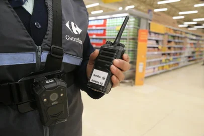 PORTO ALEGRE,RS,BRASIL.2021,08,27.Noivo formato da segurança do Carrefour, depois da morte de João Alberto  no mercado.(RONALDO BERNARDI/AGENCIA RBS).<!-- NICAID(14873874) -->