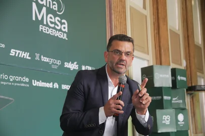 Pré-candidato a governador, Marcelo Maranata (PSDB) participa de Tá Na Mesa da Federasul<!-- NICAID(16275762) -->