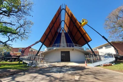 A três dias da 42ª Romaria de Nossa Senhora Aparecida, em Passo Fundo, as obras do Santuário Nossa Senhora entram em sua reta final e devem ser concluídas até esta sexta-feira (6).<!-- NICAID(15560636) -->