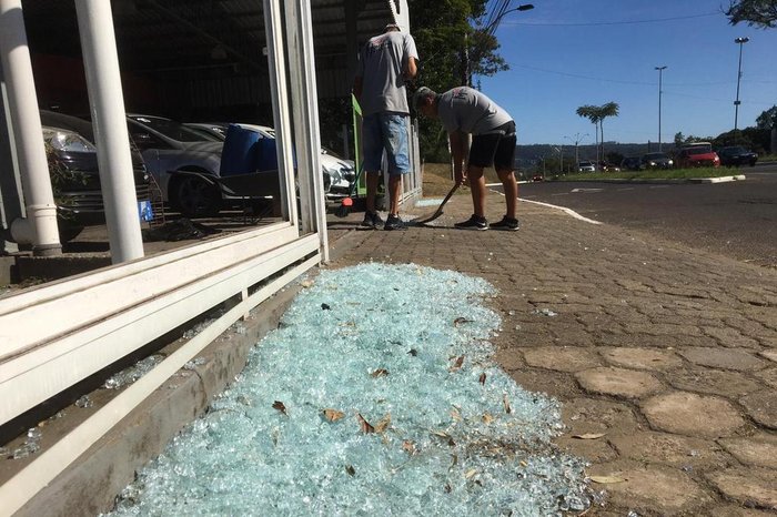 QUEBRADO POR DENTRO', DIZ MOTORISTA APÓS PERDER FILHO EM CAMINHÃO