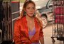 Shakira fala português em publicidade de sandálias brasileiras 