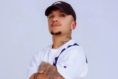 Nicolas Ezequiel Martini, 25 anos, será lembrado como um amigo alegre, bem-humorado e sempre disposto a ajudar. O jovem morreu em um acidente de motocicleta na madrugada de sábado (4), no bairro Madureira, em Caxias do Sul. O caso foi registrado por volta das 2h, na Rua Sarmento Leite.<!-- NICAID(16029558) -->