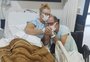 Casal internado por covid-19 se reencontra durante exame no Hospital São Lucas
