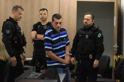 PORTO ALEGRE, RS, BRASIL, 07/12/2022- Julgamento do traficante Minhoca, no Fórum Central de Porto Alegre. O traficante minhoca e outros dois réus serão julgamentos pela decapitação de uma adolescente ocorrido em 2016. Na foto, José Dalvini Nunes Rodrigues.  Foto: Ronaldo Bernardi / Agencia RBS<!-- NICAID(15288059) -->