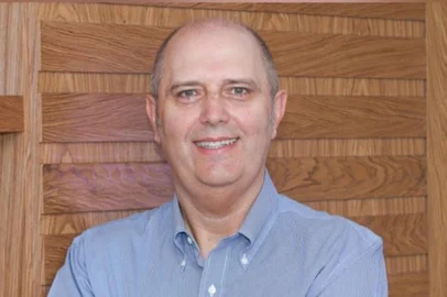 O nome deJeronimo Santos eitão está confirmado para ser CEO do Grêmio em caso de vitória de Paulo Caleffi na eleição para presidente do clube.<!-- NICAID(16153670) -->