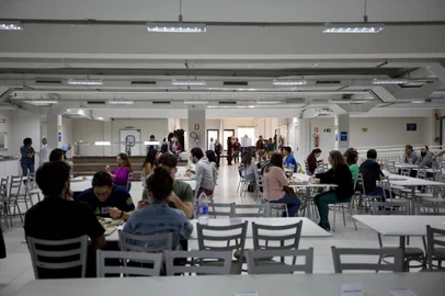 Porto Alegre, RS, Brasil -Luta antiga dos estudantes, o primeiro restaurante universitário da UFSCPA, o RU da UFSCPA, foi inaugurado nesta terça-feira. Foto: Jefferson Botega / Agencia RBSIndexador: Jefferson Botega<!-- NICAID(15497515) -->