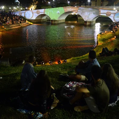Virada Sustentável POA 2022 leva luzes e projeção sobre Lutzenberger à Ponte de Pedra<!-- NICAID(15267267) -->