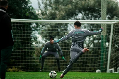 Fernando Alves / E.C. Juventude / Divulgação Treino do Juventude para a sequência da Série B 2026. Na foto, o meia Davi Góes.<!-- NICAID(16303135) -->