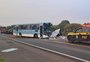 Acidente entre ônibus e caminhão deixa um morto e 18 feridos na BR-293, em Santana do Livramento