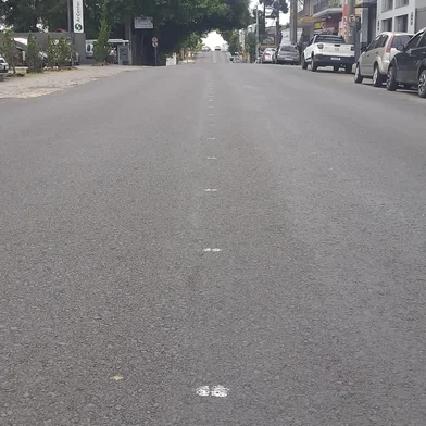 Após concluir os recapeamentos nos bairros Cruzeiro e Bela Vista, a Prefeitura de Caxias do Sul, por meio da Secretaria de Obras e Serviços Públicos (SMOSP), iniciará nesta quarta-feira (27) os trabalhos de manutenção asfáltica na Rua Júlio Calegari, no bairro Esplanada, zona sul da cidade.<!-- NICAID(15921958) -->