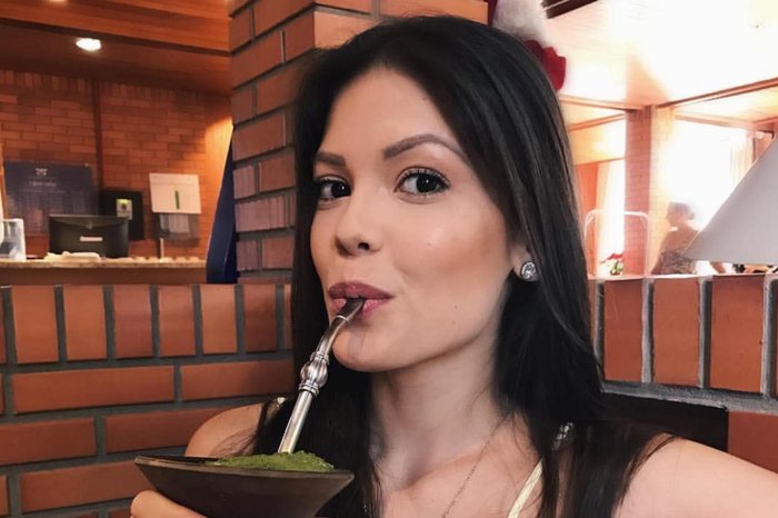 Facebook Vitória Strada / Reprodução