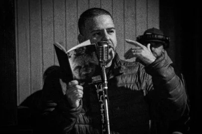 Nesta segunda-feira (3) rola mais uma edição do Órbita Literária, que ocorre semanalmente, na Do Arco da Velha - Livraria e Café, em Caxias do Sul. O painelista da vez é Vinícius Brasil, que vai abordar o tema Amante do Drama – O Poeta e a Inspiração. A atividade se inicia às 20h. A entrada é franca.<!-- NICAID(15391255) -->