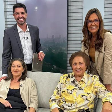 Marco Matos e Cristina Ranzolin recebem as mães, Sandra Matos e Yara Ranzolin, no Jornal do Almoço<!-- NICAID(16033862) -->